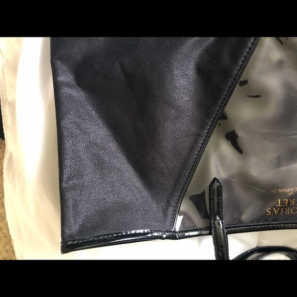 Carryall Victoria secret one size bag w/ mini bag - Picture 4 of 5